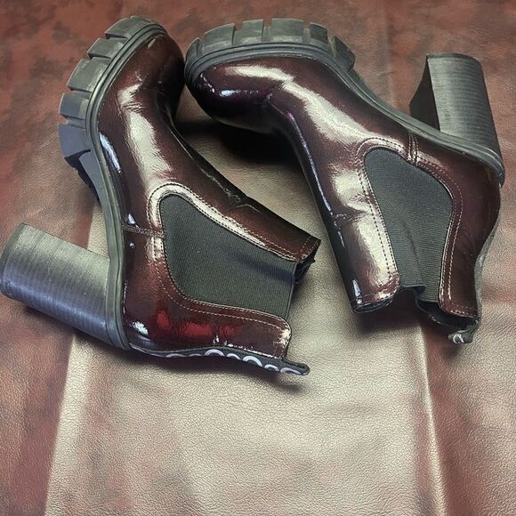 Gbg platform chukka boots, shiny burgundy size 6 - Picture 5 of 13